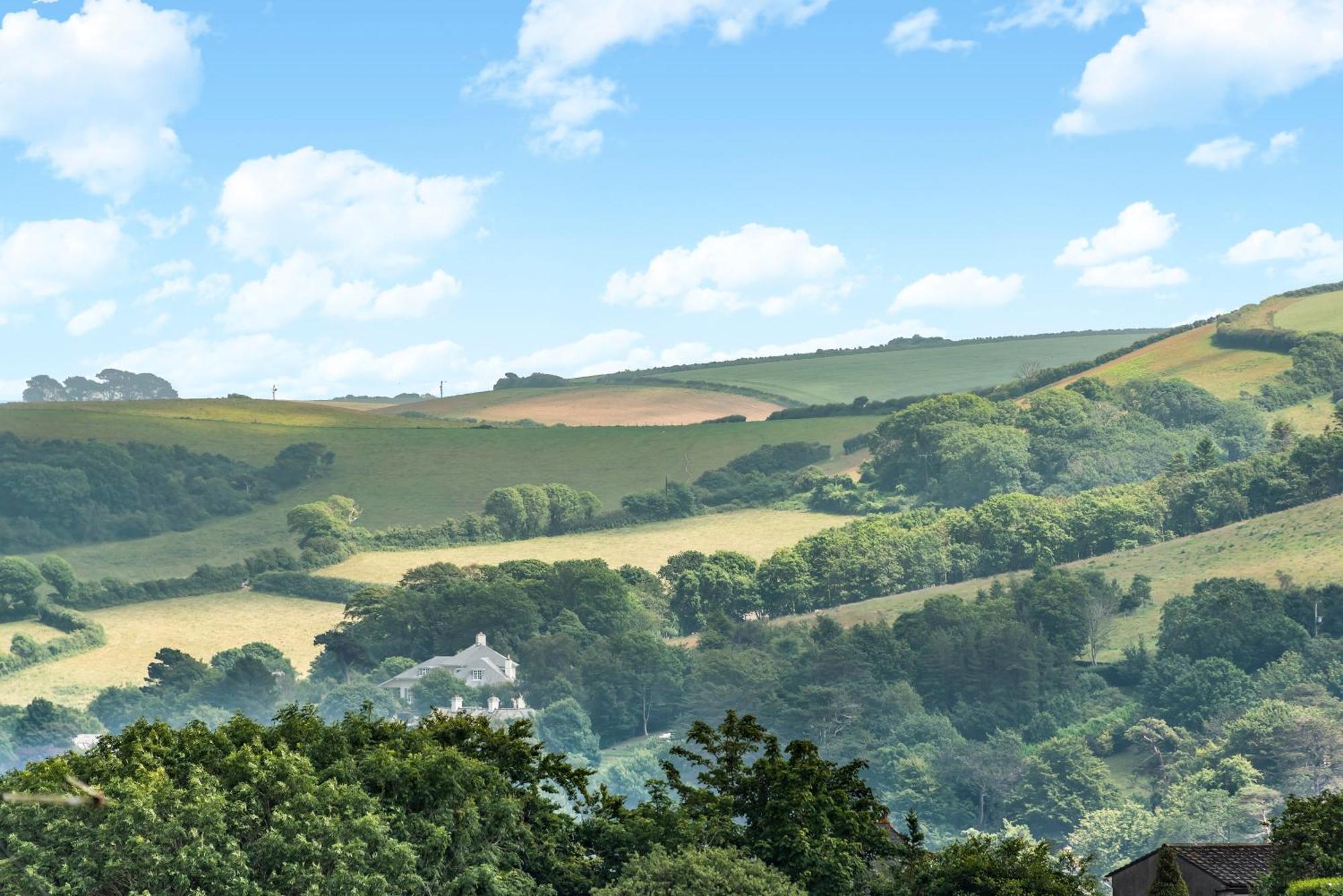 The Treehouse At Salcombe Farm Villa Dış mekan fotoğraf