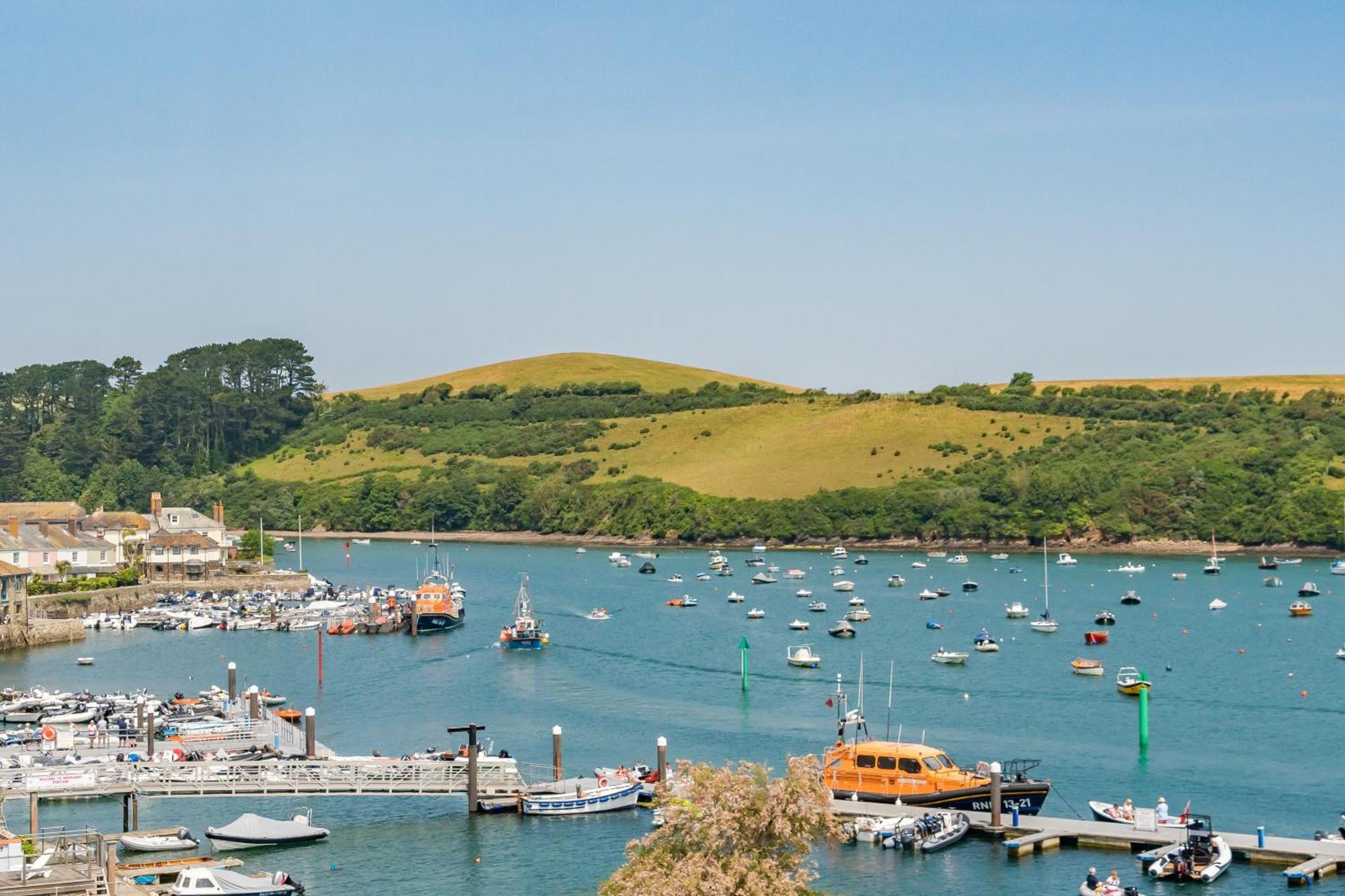 The Treehouse At Salcombe Farm Villa Dış mekan fotoğraf