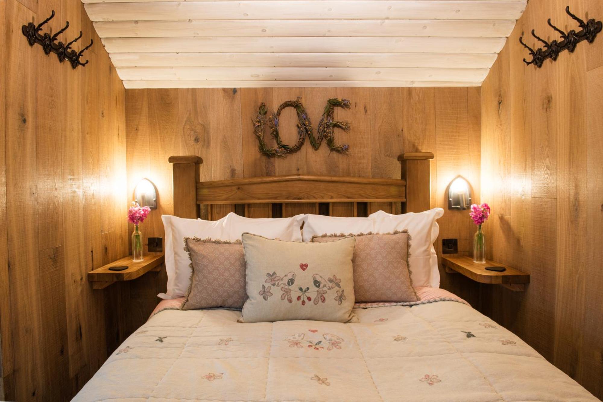 The Treehouse At Salcombe Farm Villa Dış mekan fotoğraf